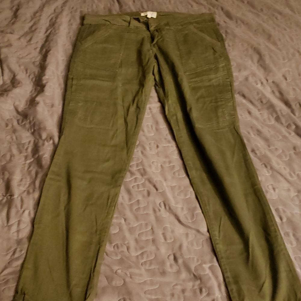 Kahki pants